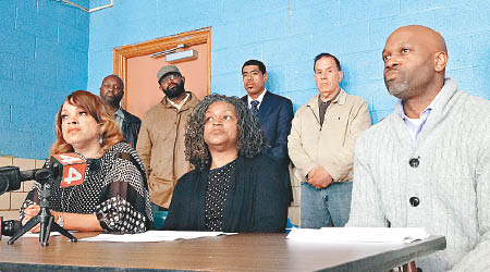 工會代表宣布底特律校區的公立學校教師集體請病假。（互聯網圖片）
