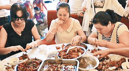 小龍蝦是內地受民眾歡迎的食物。（互聯網圖片）