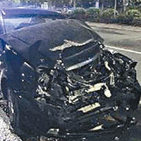 徐賢飛醉駕連撞兩車，致車頭嚴重損毀。