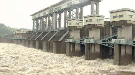 南韓境內的臨津江下游水量上升。（互聯網圖片）