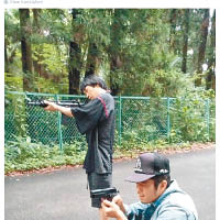 慕尼黑恐襲後，植松聖曾上載別人玩槍的照片。