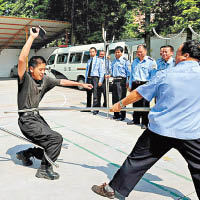 浙江警方曾針對醫鬧問題，向醫院及學校保安提供防衞訓練。