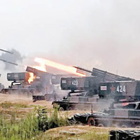 東部戰區陸軍某炮兵旅在東海展開實彈射擊訓練。