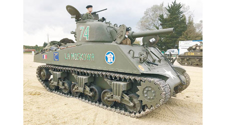 拍賣的展品包括M4雪曼坦克。<br>（諾曼第坦克博物館圖片）