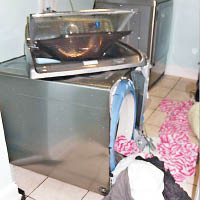 有投訴者的洗衣機操作期間反轉。