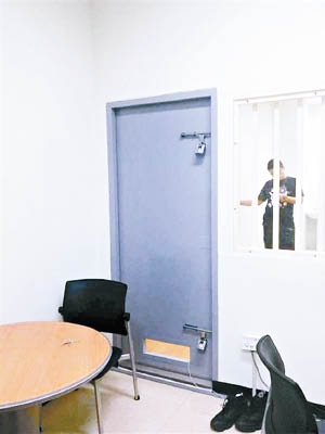 涉事母女指稱被韓方關進「小黑房」一日。