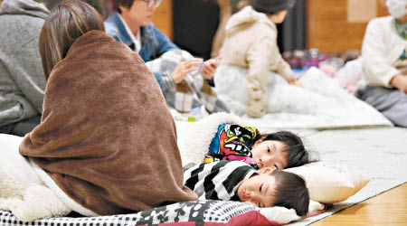 鳥取地震後，大批民眾需前往庇護中心暫住。（資料圖片）