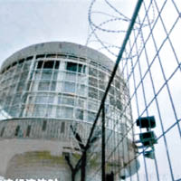 秦城監獄內的守衞塔樓，可三百六十度全景監視。（互聯網圖片）