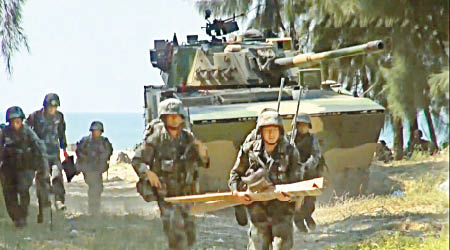第31集團軍近日舉行大型搶灘登陸演習。（互聯網圖片）