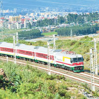 中國援建的亞吉鐵路上月正式通車。