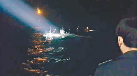 南韓海警周二追捕涉事中國漁船。（資料圖片）