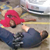 近期美警濫殺事件<br>7月5日<br>路易斯安那州37歲黑人男子斯特林（Alton Sterling），在便利店外賣光碟時，遭兩名白人警員如行刑式的連開多槍射殺。