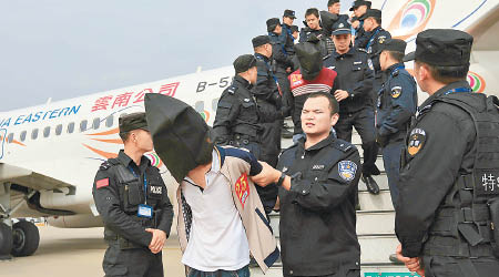 內地電騙案頻發，中外警方多次聯手摧毀電騙團夥。（資料圖片）