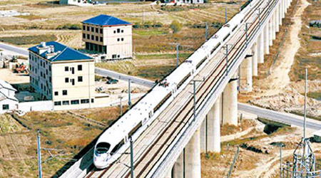 滬昆高鐵全線通車後，昆明到各城市的時間將大幅縮短。（互聯網圖片）