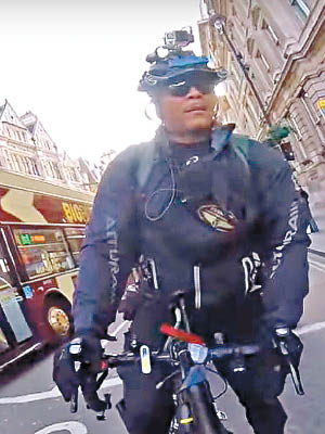 德迪雅爾經常在倫敦街頭「巡邏」。（互聯網圖片）