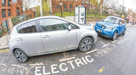 英國人使用電動車愈趨普及。（資料圖片）