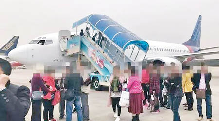 航班因機艙門未關好折返廣州，乘客不滿航空公司未有交代詳情。（互聯網圖片）