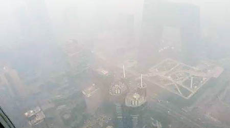 內地霧霾持續嚴重，影響軍方武器性能。（互聯網圖片）
