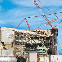 福島第一核電站在地震中受損嚴重，持續洩漏輻射。