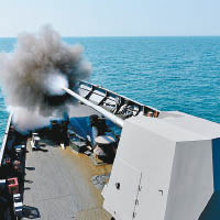 兩國海軍測試艦炮射擊。（南韓海軍圖片）
