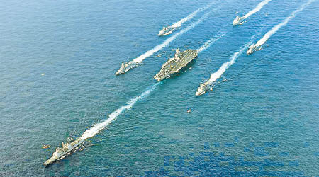 美日兩國在東海舉行聯合軍事訓練。（日本海上自衞隊圖片）