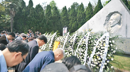 李昭的骨灰在共青城耀邦陵園胡耀邦墓旁安葬。（中新社圖片）