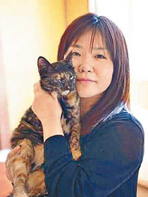 仲間淺香希望買無人島收留貓咪。（互聯網圖片）
