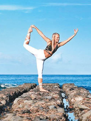 法格斯特倫熱愛做瑜伽。（互聯網圖片）