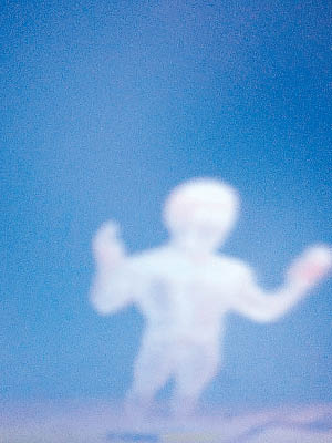 奧舍爾拍下人形般的雲。（互聯網圖片）