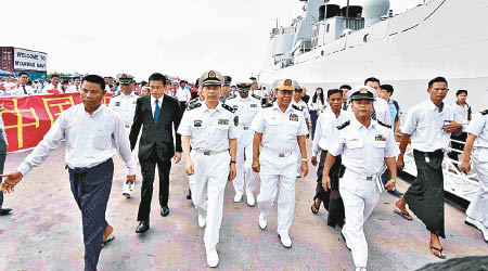 解放軍海軍艦艇編隊在緬甸展開訪問。（互聯網圖片）
