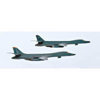 美軍兩架戰略轟炸機到朝鮮半島及日本軍演。（美國空軍圖片）