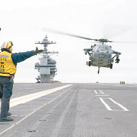 直升機在福特號的甲板上作降落測試。（資料圖片）
