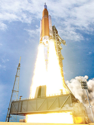 日本打算使用NASA的新型火箭SLS（圖）作為移動工具。（NASA圖片）