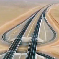 京新高速是北京連接內蒙古西北部、甘肅北部與新疆最便捷的公路。（互聯網圖片）