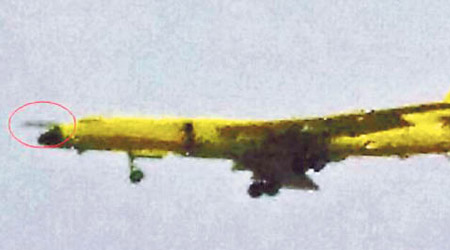 轟6K戰略轟炸機，疑似裝上了空中受油管。（互聯網圖片）