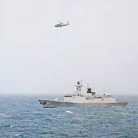 海軍編隊在印度洋西部開展實戰攻防演練。