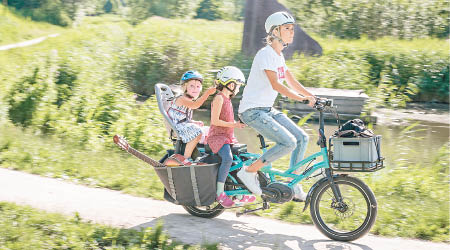 Tern GSD特強電動馬力可讓家長同時載兩個小孩及雜物。