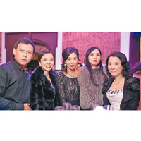 李然（右二）在上海出席文化活動。