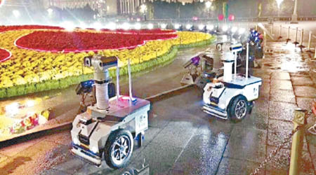 北京警方在十一期間出動「機械警察」安保。（互聯網圖片）