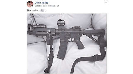 凱利曾上傳AR15半自動步槍的照片。（互聯網圖片）
