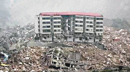 汶川大地震導致近七萬人死亡。（資料圖片）