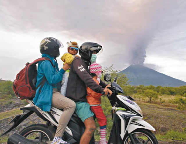 峇里火山噴發6萬遊客滯留