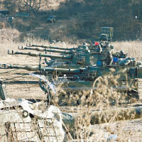 北韓發射洲際彈道導彈後，南韓隨即發起海陸空三軍演習。（美聯社圖片）