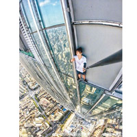 吳詠寧曾爬到大廈外牆拍攝影片。