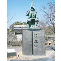 熊本城設有加藤清正的雕像。