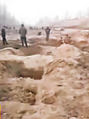 京杭大運河滄州段被挖至千瘡百孔。（互聯網圖片）