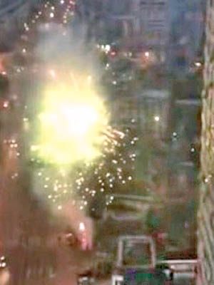 長沙市民無視禁令，在市區燃放煙花。（互聯網圖片）