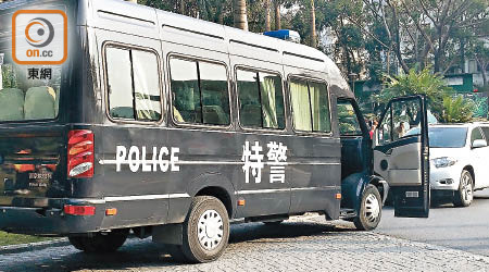 深圳警方在春節期間加強巡邏。（黃熙攝）