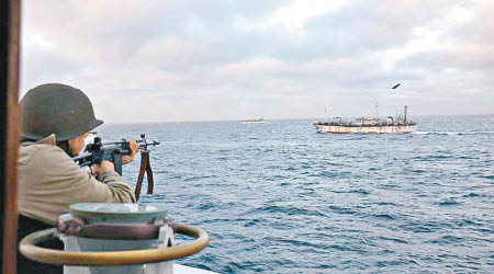 阿根廷海警向中國漁船開槍掃射。（美聯社圖片）