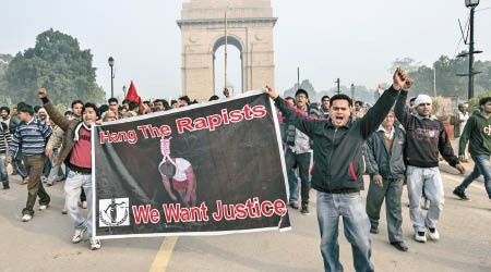 印度當年的巴士輪姦案引發全國示威。（資料圖片）